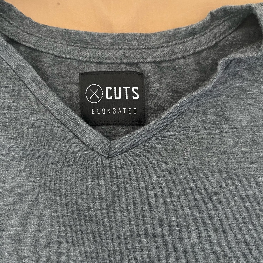 CUTS Elongated Tee V Neck